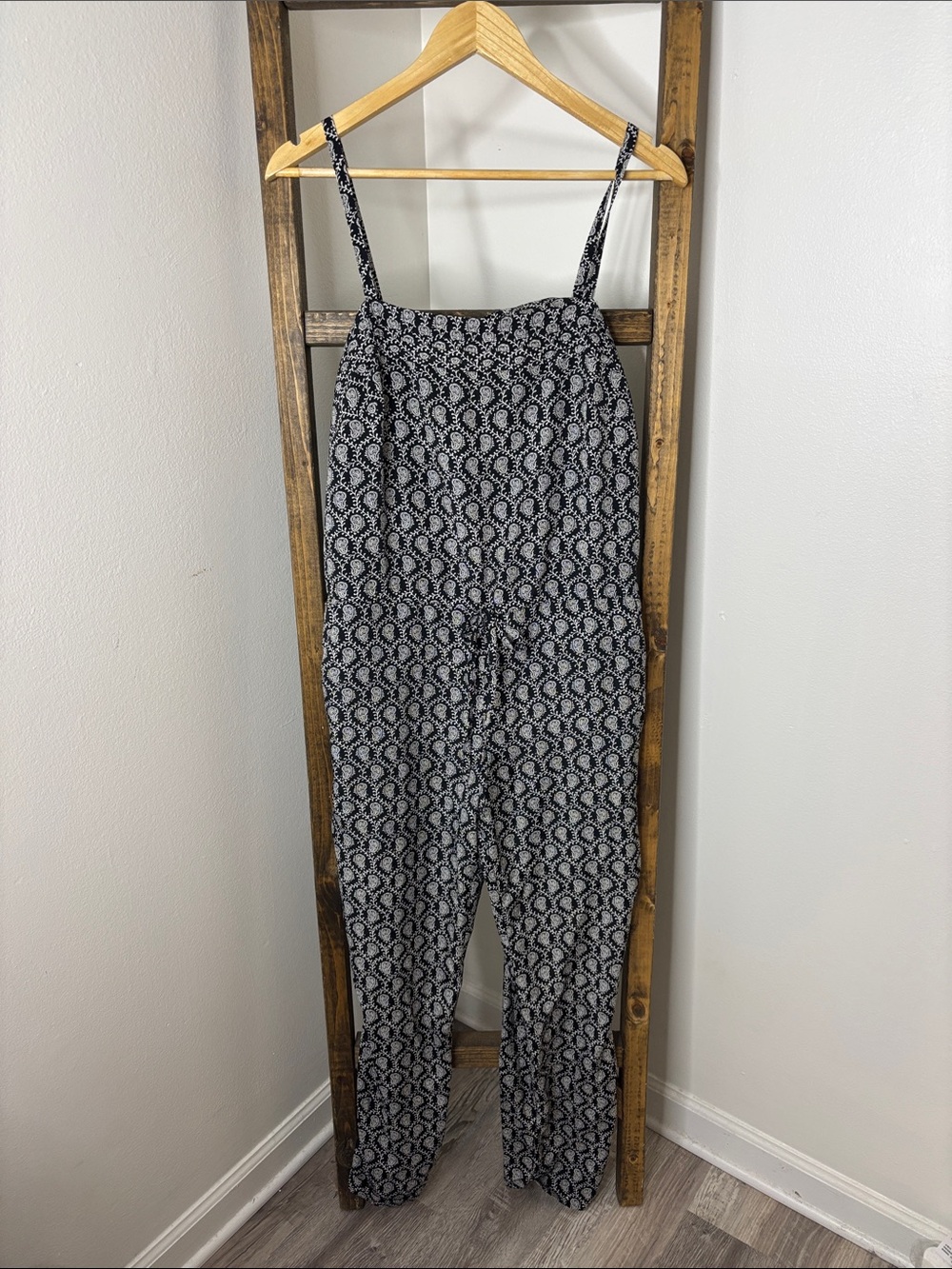 LOFT Black & White Geometric Print Spaghetti-Strap Jumpsuit Size PM